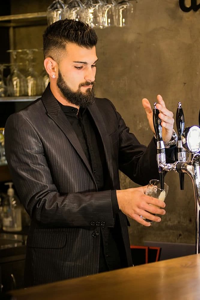 Your Neighborhood, Your Bartending Job: Find Opportunities Near You